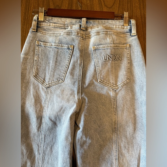 LNDN Denim Light Wash Straight Blue Jeans with cutouts and boot slits, size 26 - Picture 6 of 9